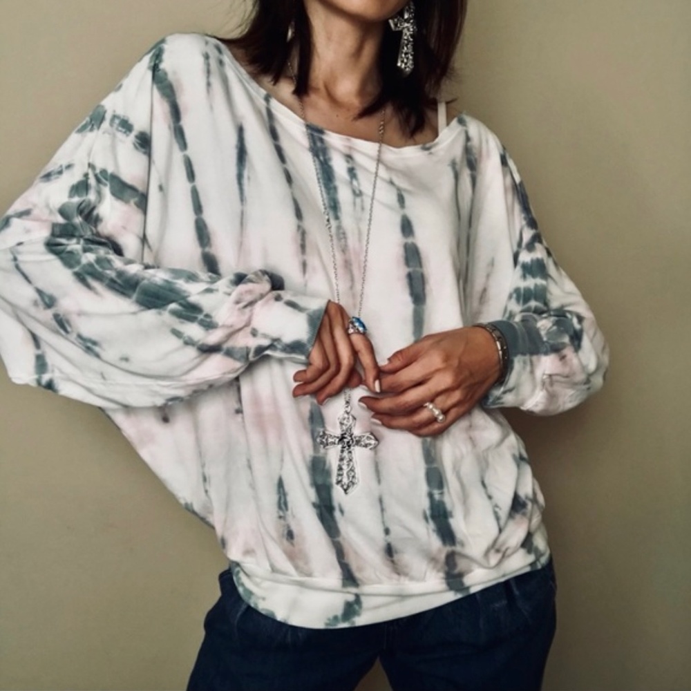 Young Fabulous Broke off shoulder sweatshirt NWT XS runs BIG - Picture 2 of 6